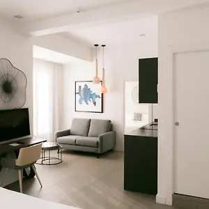 https://apartamentos-teatro-romano.1costadelsol.com